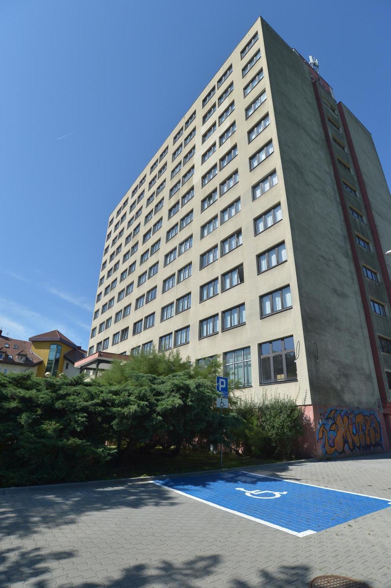 Dom Studencki Arka Hostel Вроцлав Екстериор снимка