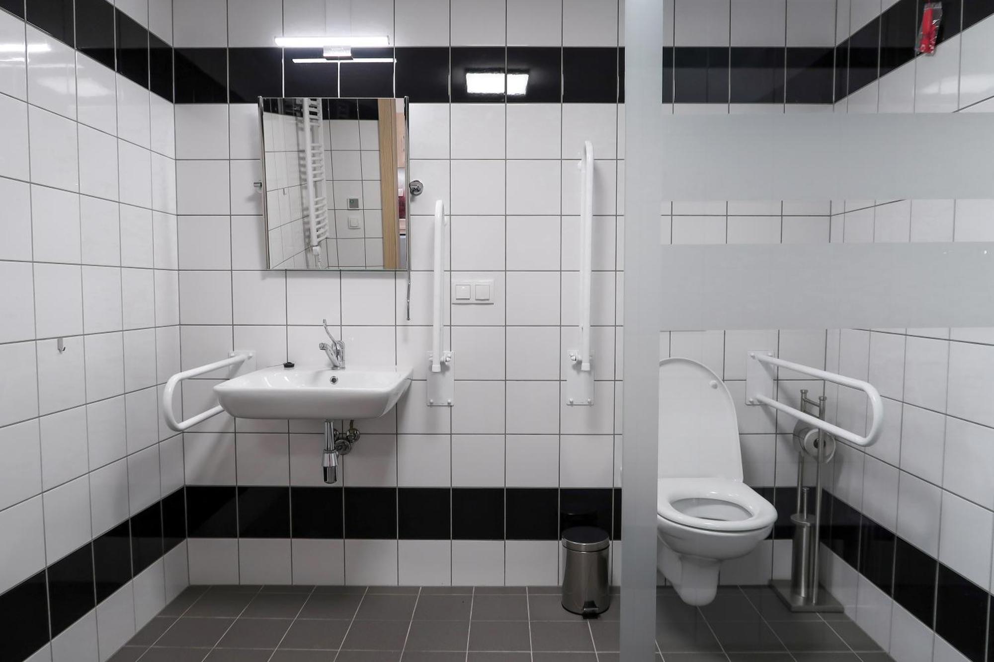 Dom Studencki Arka Hostel Вроцлав Екстериор снимка